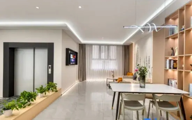Zhishang Hotel (Caifu Center Lin'an Square Subway Station Branch)