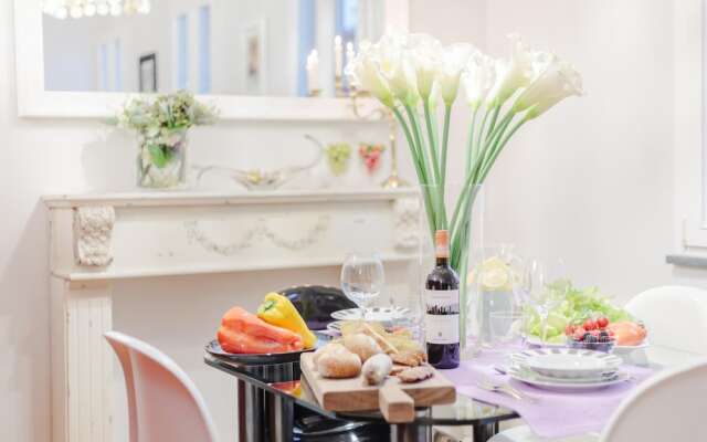 Casa Elo in Lucca With 1 Bedrooms and 1 Bathrooms