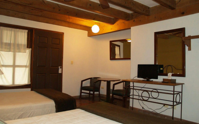 Hotel Ana Catalina & Suites