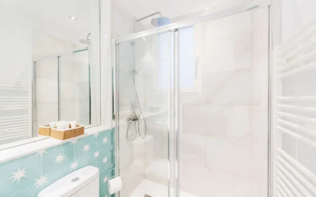 2 Bd Apartment Exclusive Location in Golden Mile. Velazquez II