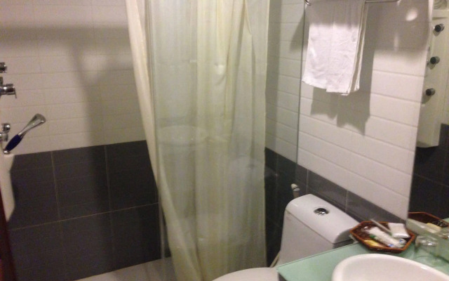 Golden Star Hotel