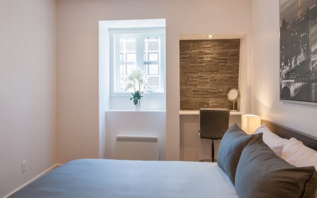 LMVR - LuxApt 3 - 7 bedrooms 2 bathrooms