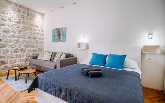 Apartments Amorozo