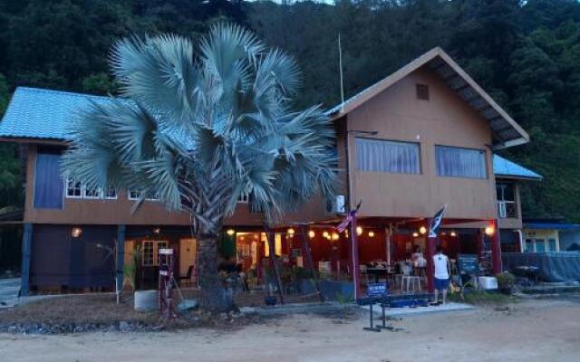 Riverbank 101 Dungun