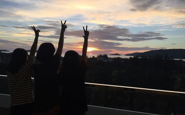 Sunset Seaview Vacation Condos City Centre @ IMAGO Shopping Mall