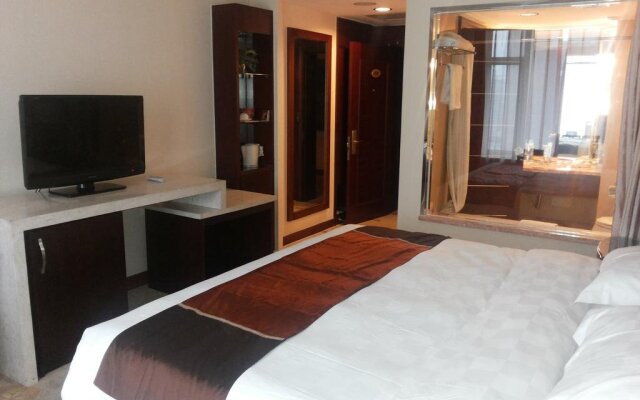 Sanlongzhongtian Hotel