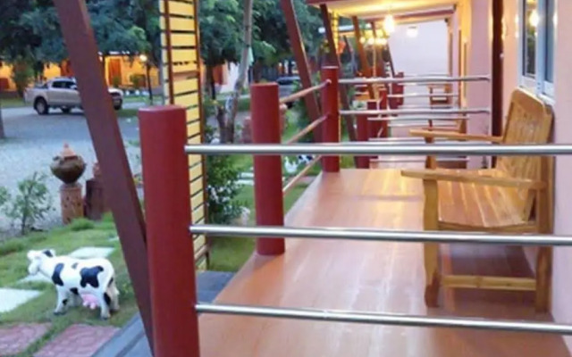 Baan Rimnam Resort
