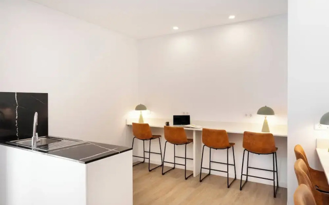 Faro DAZ House by Get Your Stay
