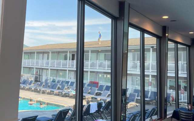 The Georgian Lakeside Resort