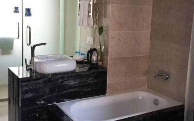 Yangshuo Tangrenjie Hotel