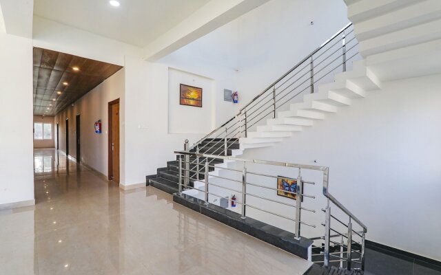 Fabhotel The Avr Grand