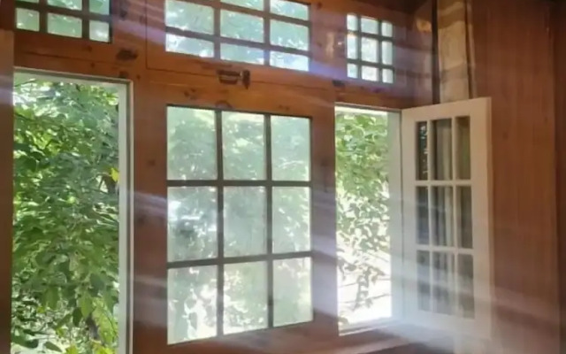 Rus Olive Lodge