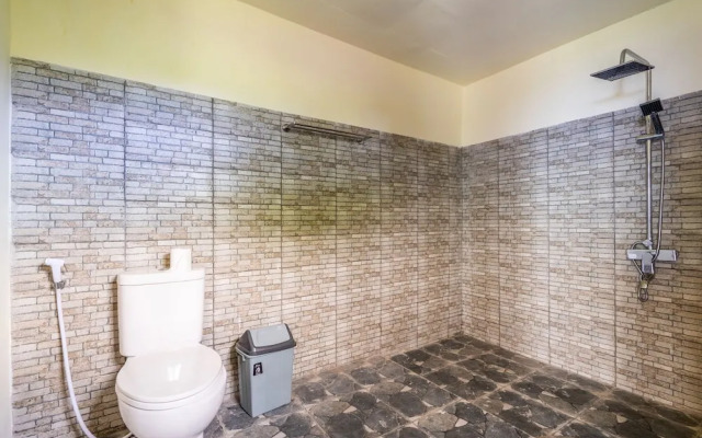 Pini Sentana Village