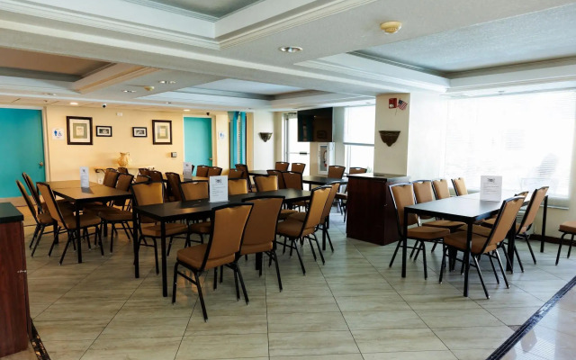 Garnet Inn & Suites, Orlando