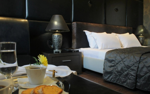 Galaxy Art Hotel
