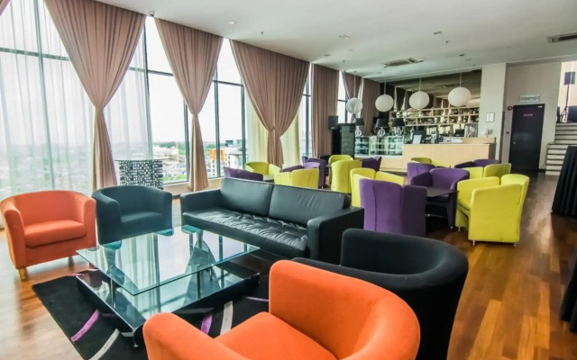 Marina Travellers Suite SKY Karamunsing