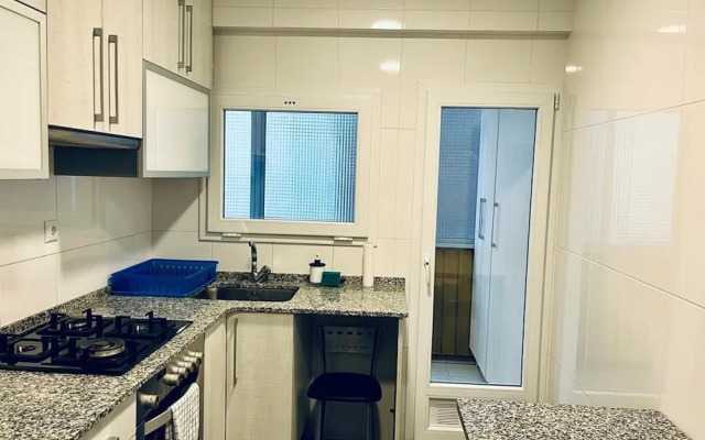 Amplio apartamento cerca FIRA y Centro