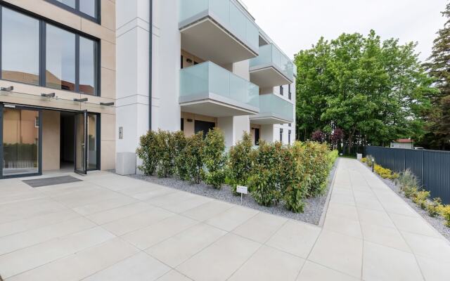 Sunny Rewal Apartments by Renters