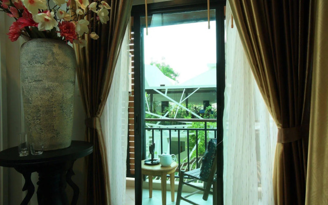 iBooking Trams Square