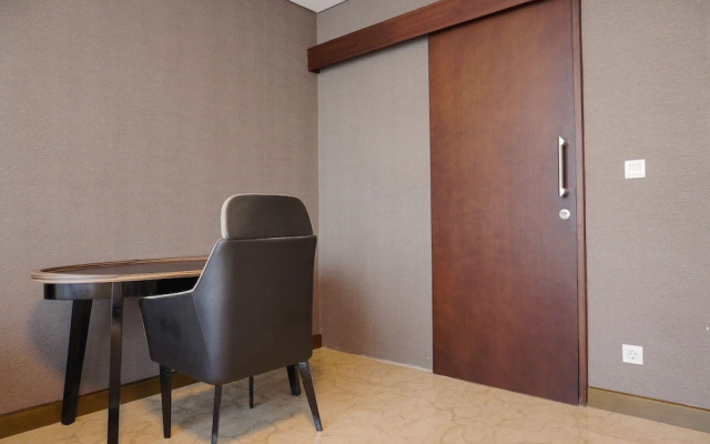 Luxurious 1BR @ L'Avenue Apartment near Sampoerna Universitas