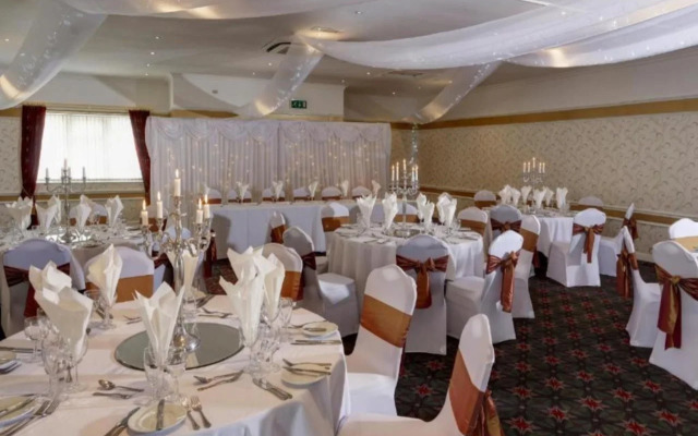 Broadfield Park Hotel