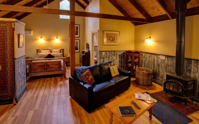 Trawool Cottages and Farmstay