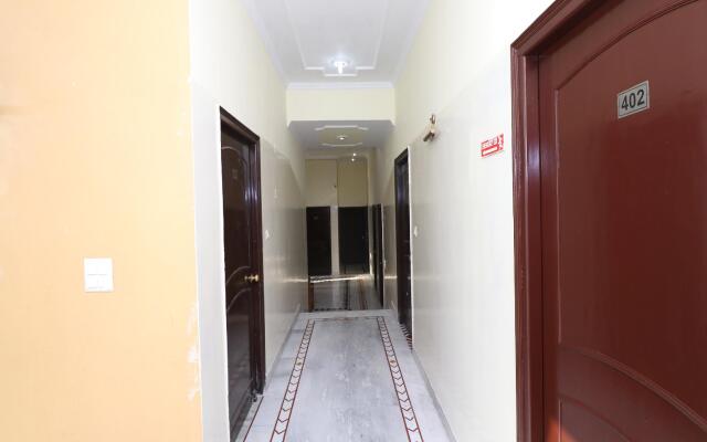 OYO 24340 Hotel Laxmi Palace