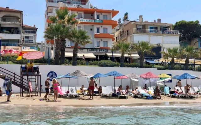Ladies Beach Suit Otel