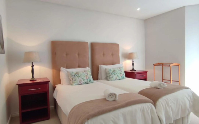 The Bella - 6 Sleeper - Sea Views Pool & Patio