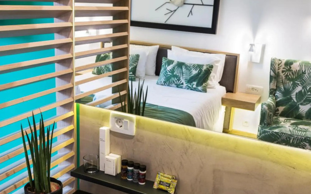 Kalamaki Luxury Suites
