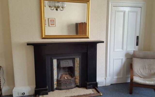 3 Bedroom City Flat in Edinburgh