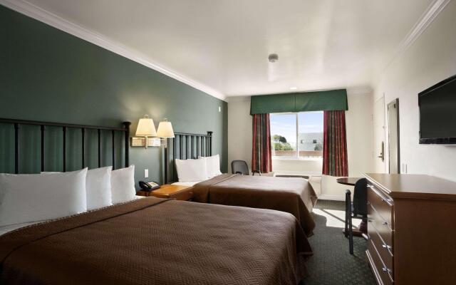 Travelodge by Wyndham San Diego Downtown Convention Center