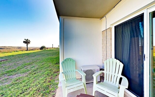 Island 126 Studio Bedroom Condo