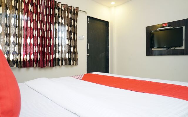 OYO 22041 Jijau Residency