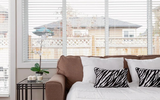 Private and Cozy 2bdr 2BA Home in Kitsilano