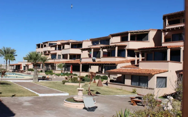 Las Gaviotas 2BR 402 by Casago