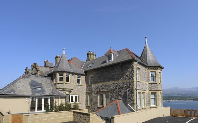 Mor a Mynydd