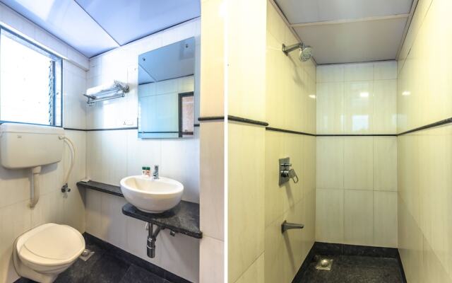 OYO 8363 Hotel Royal NS