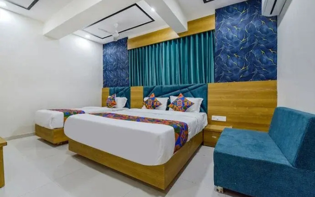 Fabhotel Green Tree