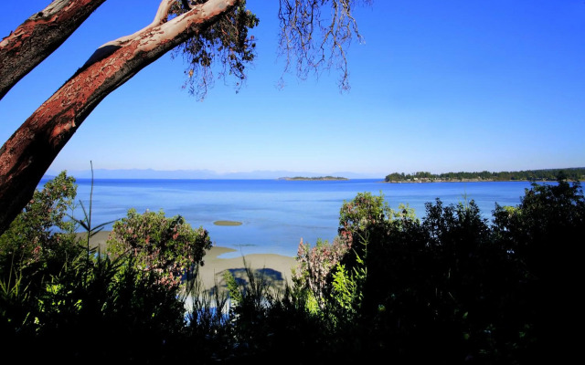 Tigh-Na-Mara Seaside Spa Resort