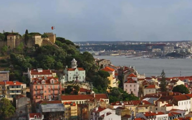 Lovelystay - Turquoise River View II