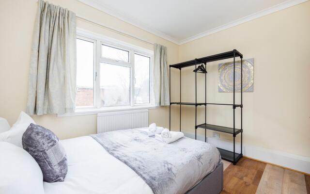 East Croydon Home - Contractors