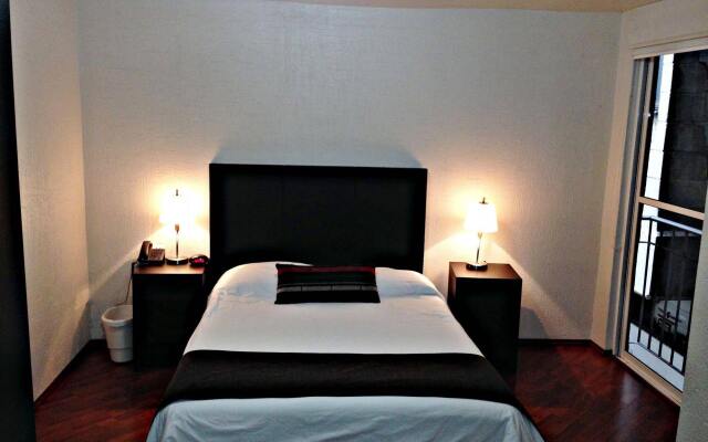 G K Suites Duraznos