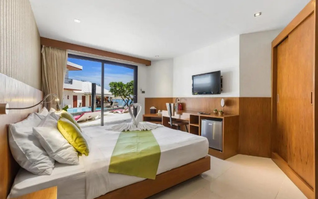 The Dinky Rock, Lounge Beach Club & Spa Hotel
