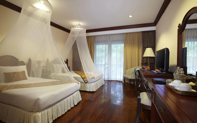 Santi Resort & Spa