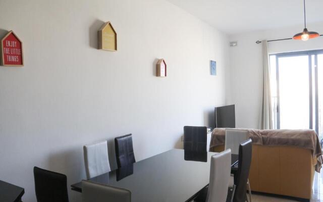 XL Central Home - Sleeps 10 people