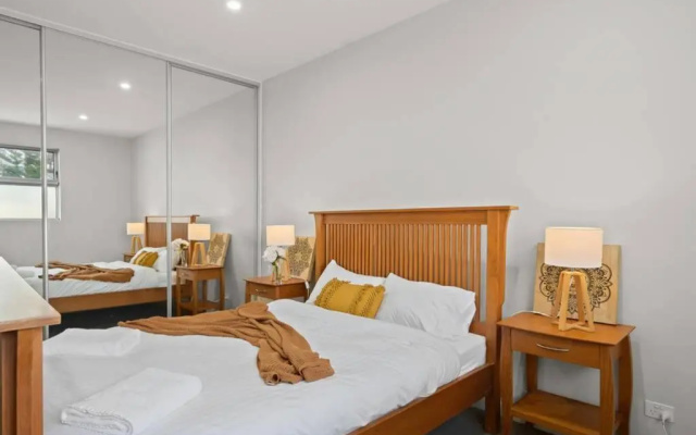 Meander ~ Dreamy Abode with Unrivaled Views – Guest Rooms – Adelaide