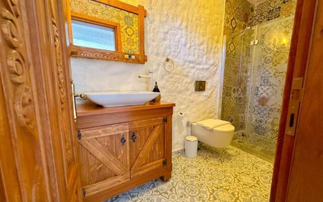 The Fountain Çeşme