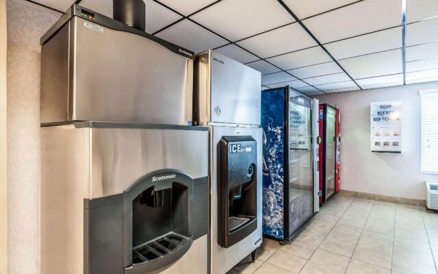 Comfort Inn & Suites Alexandria West