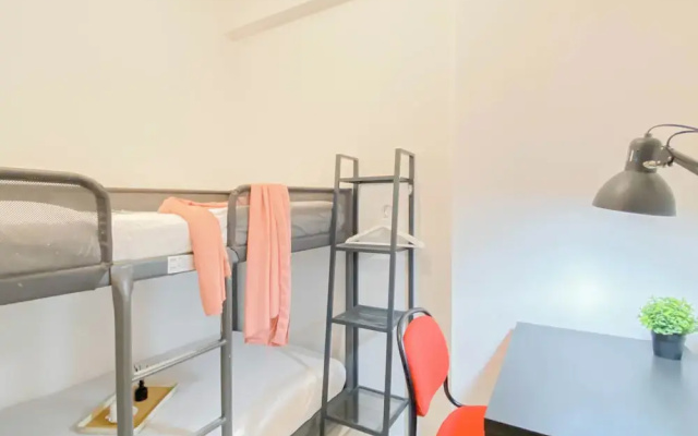 Standard 2Br At Podomoro Golf View Apartment